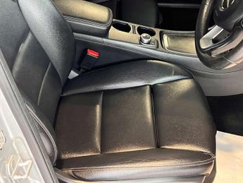 Mercedes-Benz A Class 1.5 A180d SE Hatchback 5dr Diesel 7G-DCT Euro 6 (s/s) (109 ps)