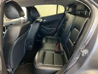 MERCEDES-BENZ GLA 2.1 GLA 200 Sport D Auto 5dr