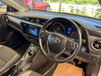 TOYOTA AURIS 1.8 Auris Icon HEV VVT-i CVT 5dr