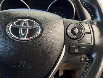 TOYOTA AURIS 1.8 Auris Icon HEV VVT-i CVT 5dr