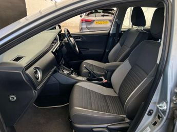 TOYOTA AURIS 1.8 Auris Icon HEV VVT-i CVT 5dr