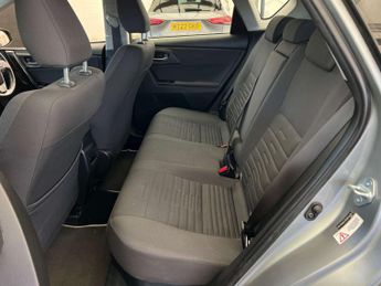 TOYOTA AURIS 1.8 Auris Icon HEV VVT-i CVT 5dr