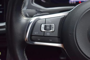 Volkswagen T-ROC 2.0 T-Roc R-Line TDI Semi-Auto 5dr
