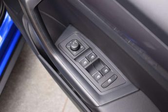 Volkswagen T-ROC 2.0 T-Roc R-Line TDI Semi-Auto 5dr