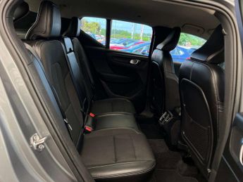 VOLVO XC40 2.0 XC40 Momentum D3 Auto 5dr