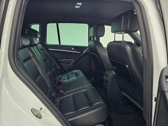 VOLKSWAGEN TIGUAN 2.0 Tiguan R-Line Edition TDI BlueMotion Technology 4Motion Semi