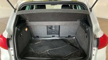 VOLKSWAGEN TIGUAN 2.0 Tiguan R-Line Edition TDI BlueMotion Technology 4Motion Semi