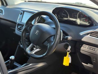Peugeot 2008 1.2 2008 Allure Semi-Auto 5dr