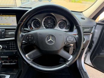 Mercedes-Benz E-CLASS 2.1 E220 BlueEfficiency AvantGarde CDi Auto 4dr