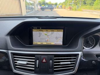 Mercedes-Benz E-CLASS 2.1 E220 BlueEfficiency AvantGarde CDi Auto 4dr