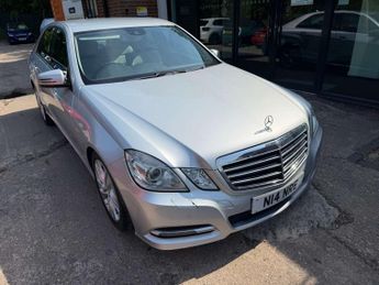 Mercedes-Benz E-CLASS 2.1 E220 BlueEfficiency AvantGarde CDi Auto 4dr
