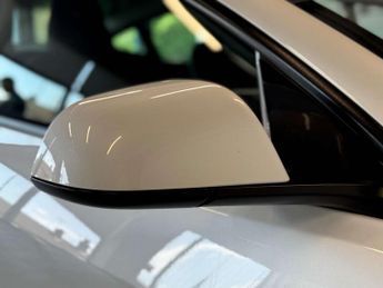 TESLA MODEL 3 Model 3 Long Range AWD 4WD 4dr