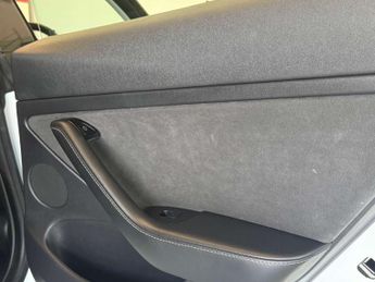 TESLA MODEL 3 Model 3 Long Range AWD 4WD 4dr