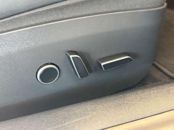 TESLA MODEL 3 Model 3 Long Range AWD 4WD 4dr