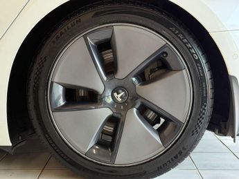 TESLA MODEL 3 Model 3 Long Range AWD 4WD 4dr