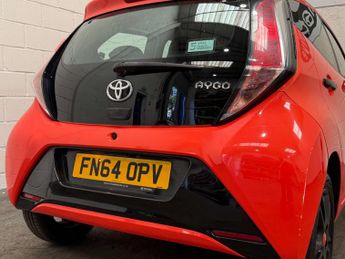 Toyota AYGO 1.0 VVT-i x-cite Hatchback 5dr Petrol x-shift Euro 5 Euro 5 (68 