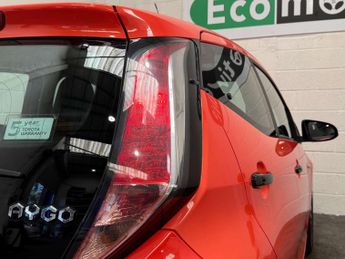 Toyota AYGO 1.0 VVT-i x-cite Hatchback 5dr Petrol x-shift Euro 5 Euro 5 (68 