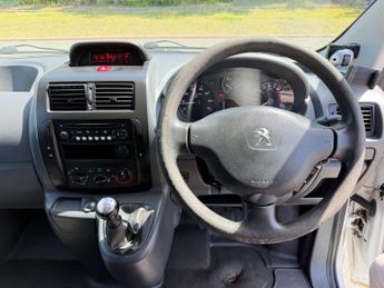 Peugeot Expert 1.6 HDi Professional Panel Van 4dr Diesel Manual L1 H1 (177 g/km