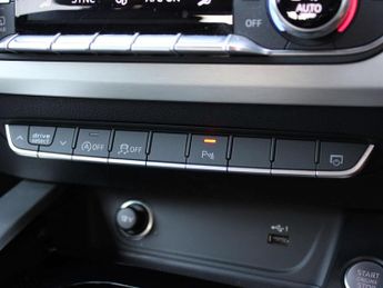 AUDI A4 2.0 TDI MHEV 35 S LINE Auto Estate