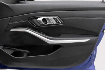 BMW 3 SERIES 2.0 320i M Sport Saloon 4dr Petrol Auto Euro 6 (s/s) (184 ps)