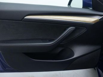 TESLA MODEL 3 (Dual Motor) Long Range Saloon 4dr Electric Auto 4WDE (346 ps)