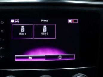RENAULT KADJAR 1.3 TCe Iconic SUV 5dr Petrol EDC Euro 6 (s/s) (140 ps)