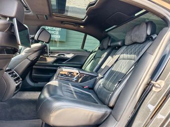 BMW 7 SERIES 3.0 740ld xDrive M Sport Auto 4WD 4dr