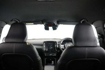 Volvo XC40 1.5 T3 R-Design SUV 5dr Petrol Auto Euro 6 (s/s) (163 ps)
