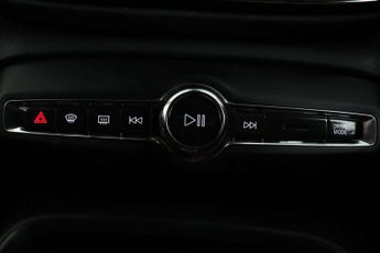 Volvo XC40 1.5 T3 R-Design SUV 5dr Petrol Auto Euro 6 (s/s) (163 ps)