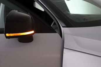 Volvo XC40 1.5 T3 R-Design SUV 5dr Petrol Auto Euro 6 (s/s) (163 ps)