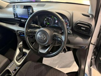 Toyota Yaris 1.5 VVT-h Icon Hatchback 5dr Petrol Hybrid E-CVT Euro 6 (s/s) (1