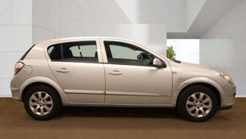VAUXHALL ASTRA 1.8i 16v Club Hatchback 5dr Petrol Automatic (197 g/km, 123 bhp)