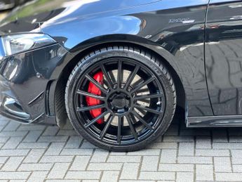 Mercedes-Benz A Class 2.0 A35 AMG (Premium Plus) + AERO BODYKIT + PAN ROOF + Hatchback