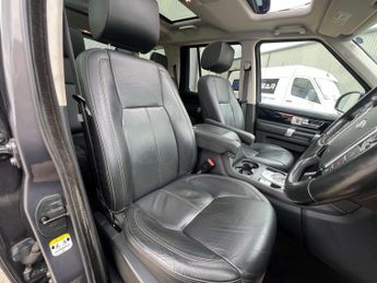 LAND ROVER DISCOVERY 3.0 Discovery Landmark SDV6 Automatic 4WD 5dr *NATIONAL DELIVERY