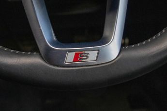 AUDI Q5 2.0 Q5 S Line 40 TDI Quattro Semi-Auto 4WD 5dr