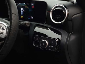 MERCEDES-BENZ A-CLASS 1.5 A 180 AMG Line Executive D Auto 5dr
