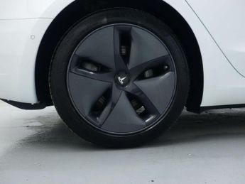 TESLA MODEL 3 Standard Range Plus Saloon 4dr Electric Auto RWD (241 bhp)