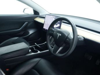 TESLA MODEL 3 Standard Range Plus Saloon 4dr Electric Auto RWD (241 bhp)