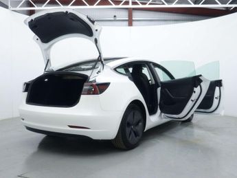 TESLA MODEL 3 Standard Range Plus Saloon 4dr Electric Auto RWD (241 bhp)