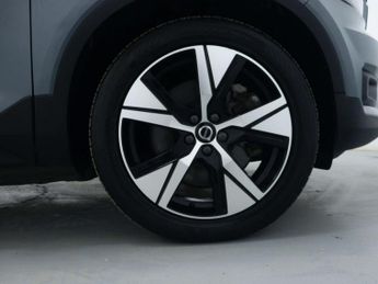VOLVO XC40 Recharge Twin 78kWh Plus SUV 5dr Electric Auto AWD (408 ps)