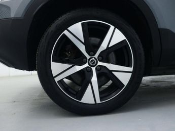 VOLVO XC40 Recharge Twin 78kWh Plus SUV 5dr Electric Auto AWD (408 ps)