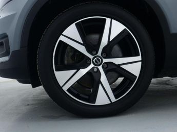 VOLVO XC40 Recharge Twin 78kWh Plus SUV 5dr Electric Auto AWD (408 ps)