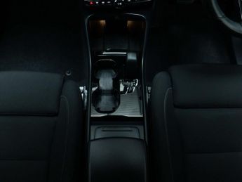 VOLVO XC40 Recharge Twin 78kWh Plus SUV 5dr Electric Auto AWD (408 ps)
