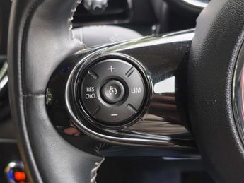 MINI CLUBMAN 1.5 Clubman Cooper Exclusive Auto 6dr