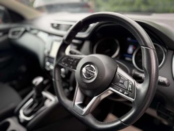 NISSAN QASHQAI 1.3 Qashqai Acenta Premium DiG-T Semi-Auto 5dr
