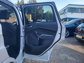 FORD Kuga 2.0 TDCi Vignale SUV 5dr Diesel Powershift AWD Euro 6 (s/s) (180