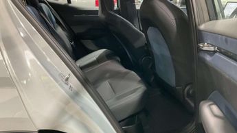 VOLVO EX30 Single Motor Extended Range 69kWh Plus SUV 5dr Electric Auto (27