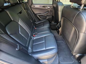 PORSCHE MACAN 3.0 Macan S D Semi-Auto 4WD 5dr