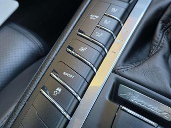 PORSCHE MACAN 3.0 Macan S D Semi-Auto 4WD 5dr