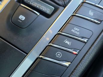 PORSCHE MACAN 3.0 Macan S D Semi-Auto 4WD 5dr
